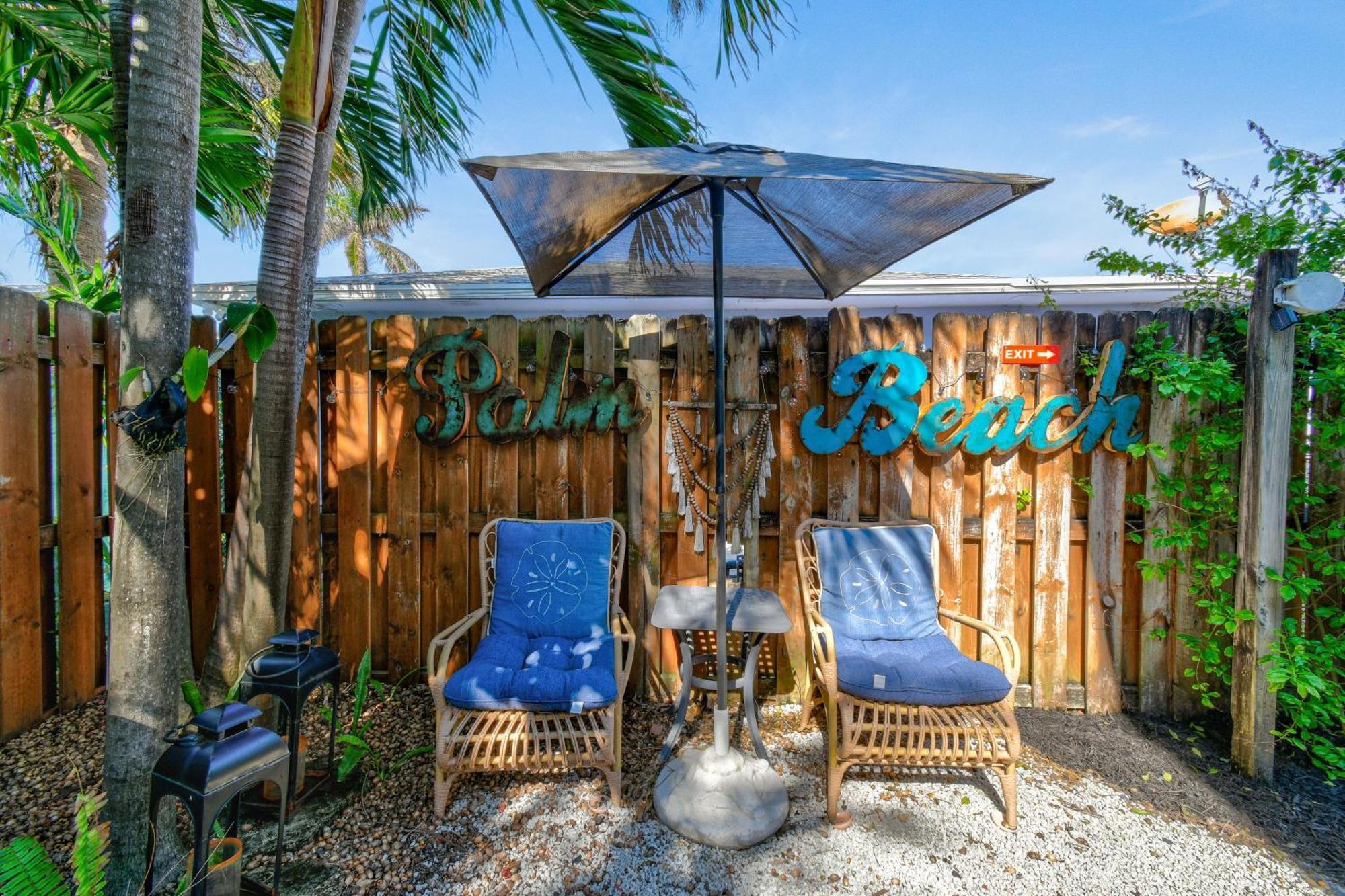 Sunshine Shores Boutique Apartments Palm Beach Shores Eksteriør billede