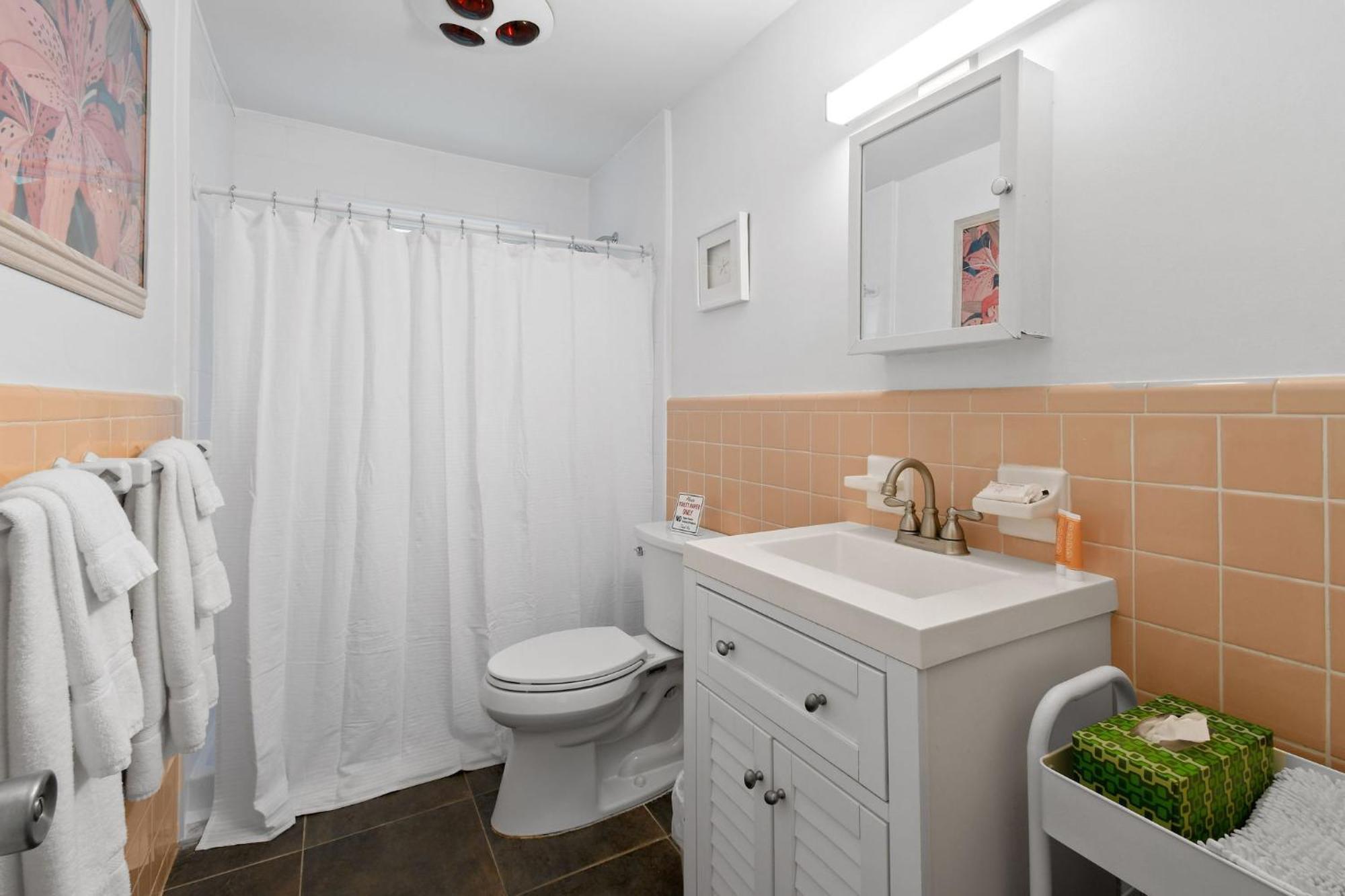 Sunshine Shores Boutique Apartments Palm Beach Shores Eksteriør billede