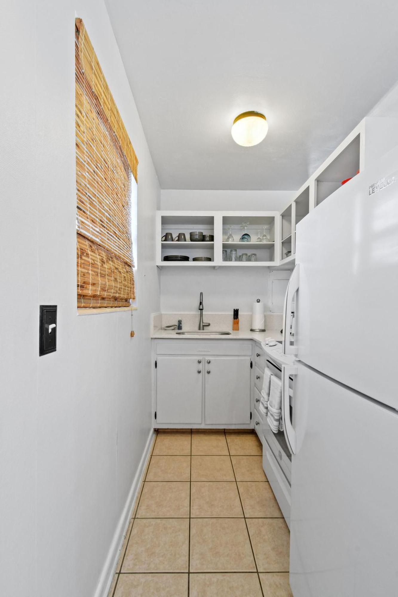Sunshine Shores Boutique Apartments Palm Beach Shores Eksteriør billede