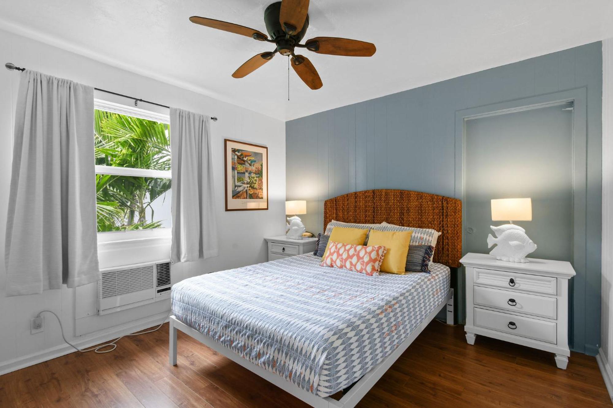 Sunshine Shores Boutique Apartments Palm Beach Shores Eksteriør billede