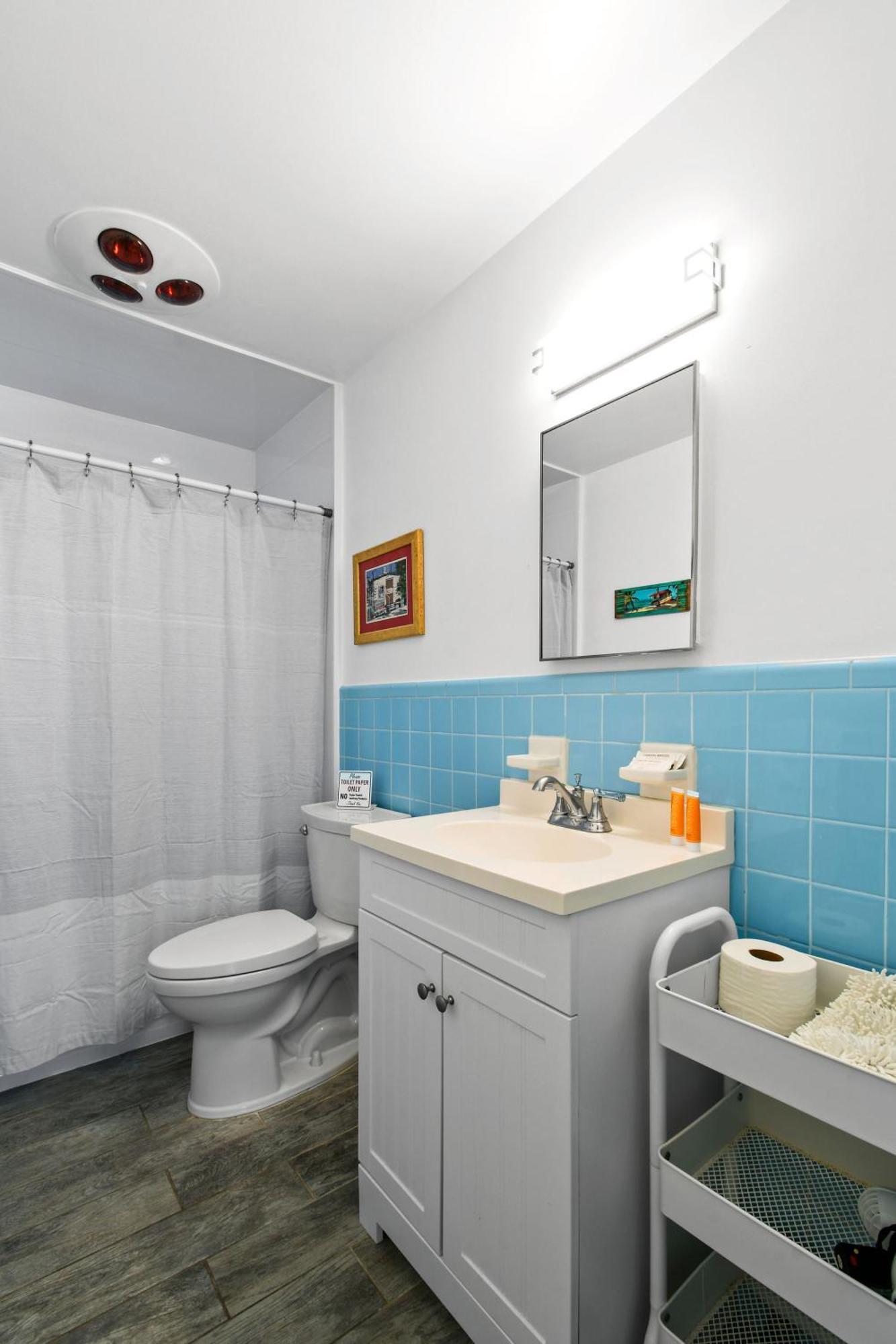 Sunshine Shores Boutique Apartments Palm Beach Shores Eksteriør billede
