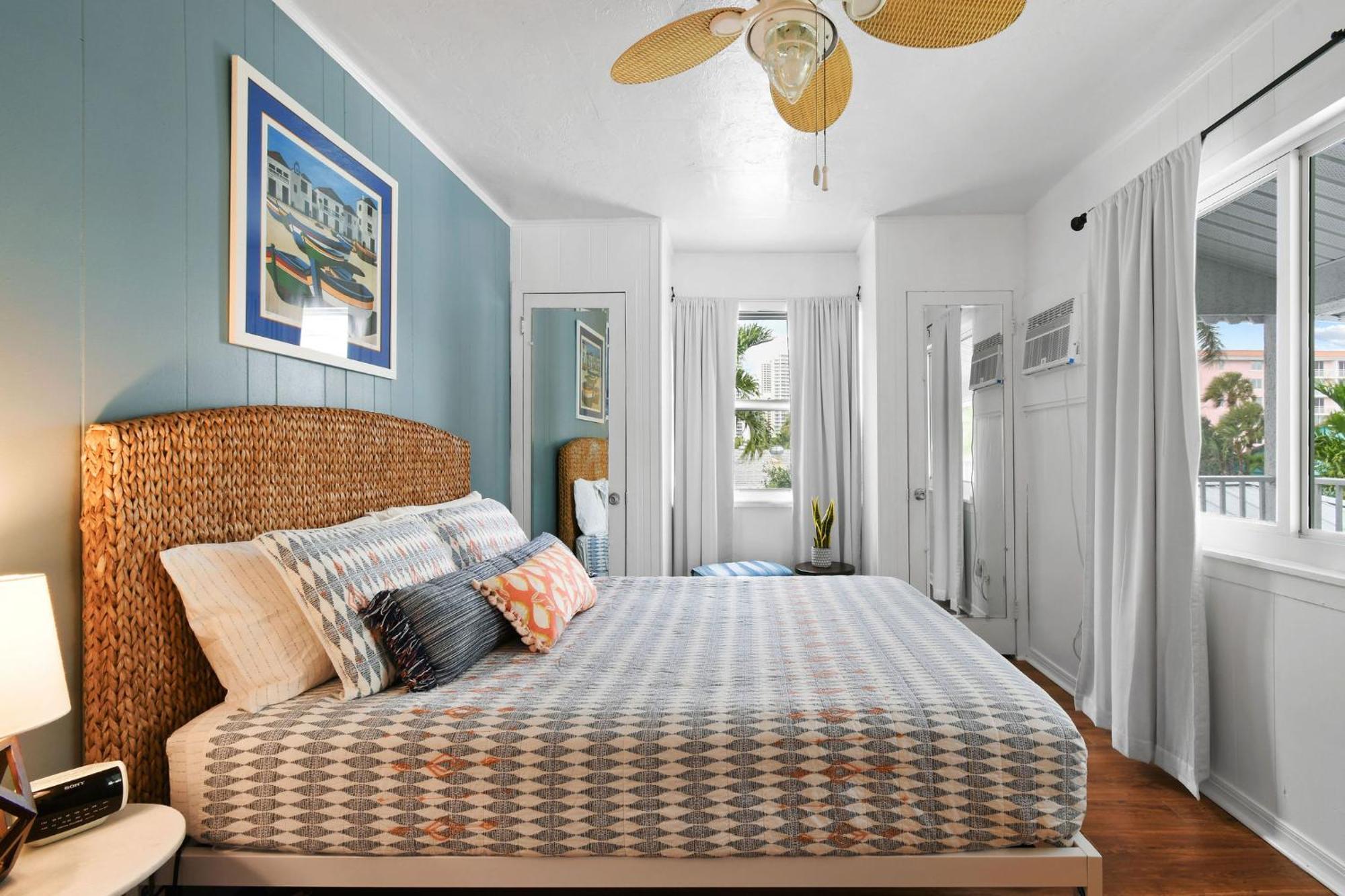 Sunshine Shores Boutique Apartments Palm Beach Shores Eksteriør billede
