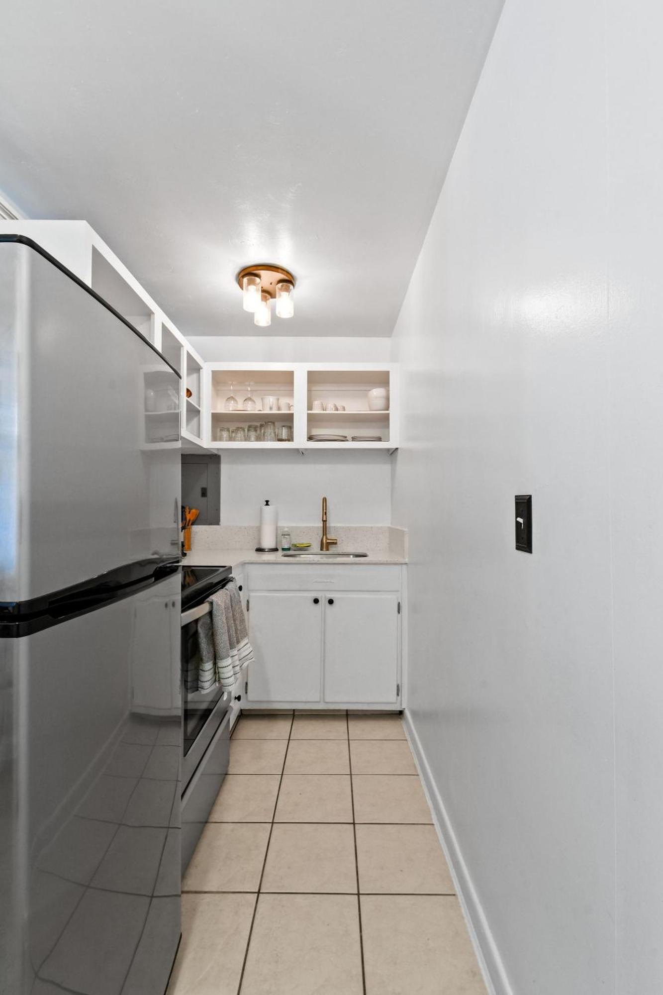 Sunshine Shores Boutique Apartments Palm Beach Shores Eksteriør billede